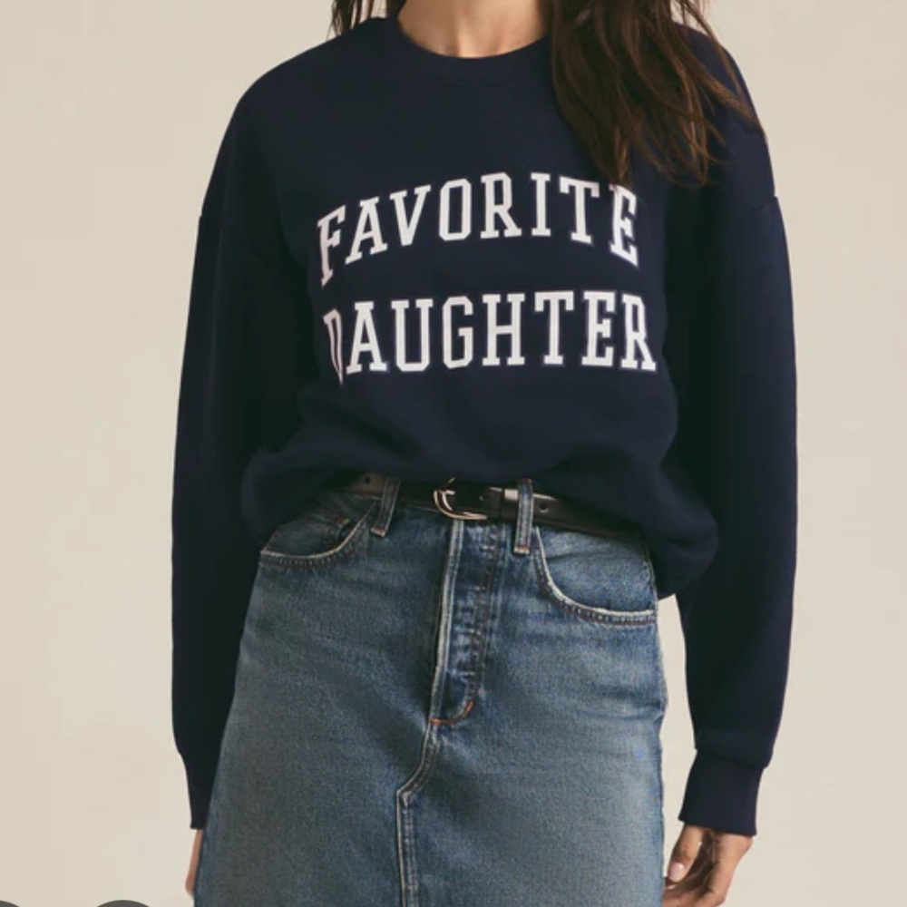 Favorite Daughter Collegiate Sweatshirt in Navy. Size Small